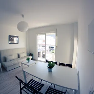 https://apartamentos-h3-playamar-pintor-rosales.es-andalucia.com