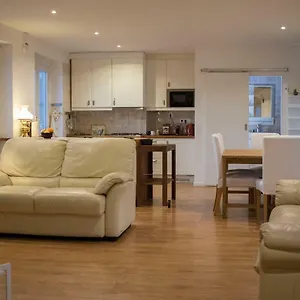 7ti7 Telhal Apartment